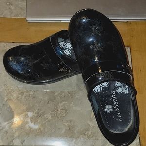 Nursing Clogs